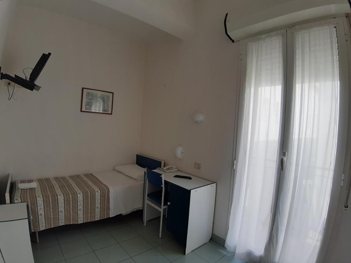Hotel Mediterraneo 里米尼 外观 照片
