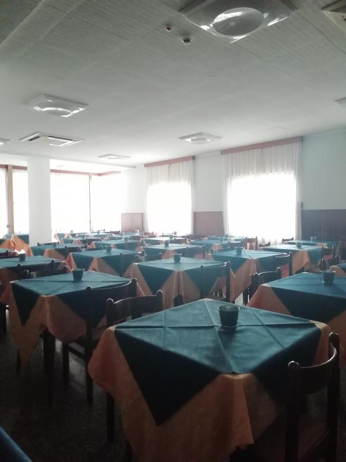 Hotel Mediterraneo 里米尼 外观 照片