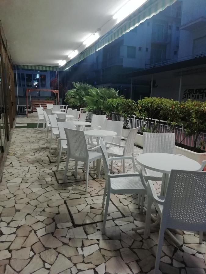 Hotel Mediterraneo 里米尼 外观 照片