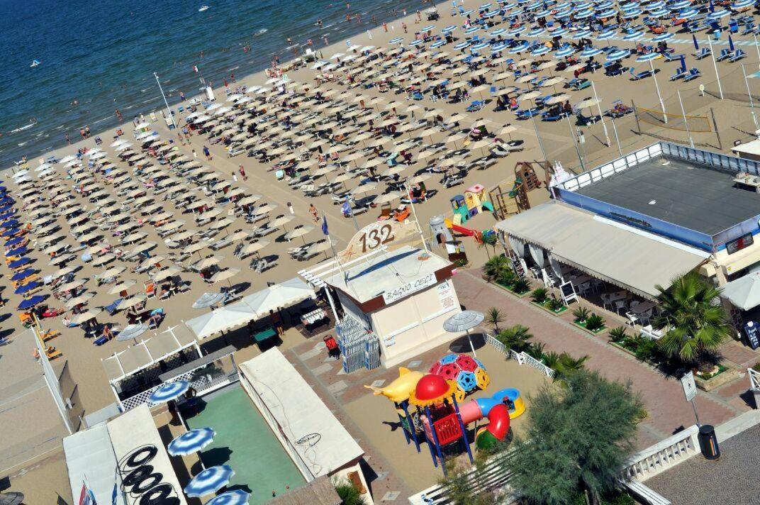 Hotel Mediterraneo 里米尼 外观 照片