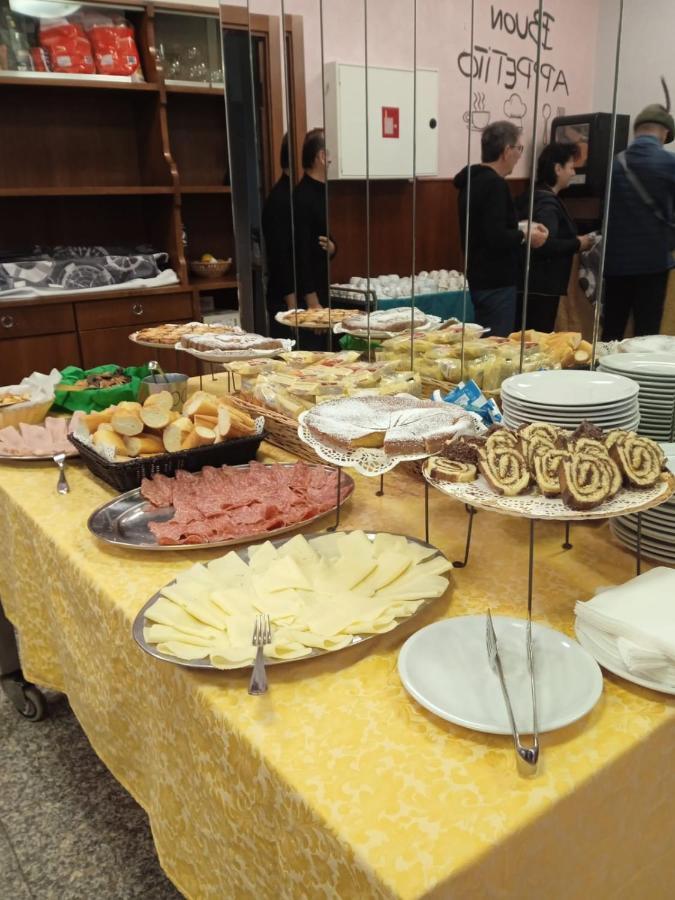 Hotel Mediterraneo 里米尼 外观 照片