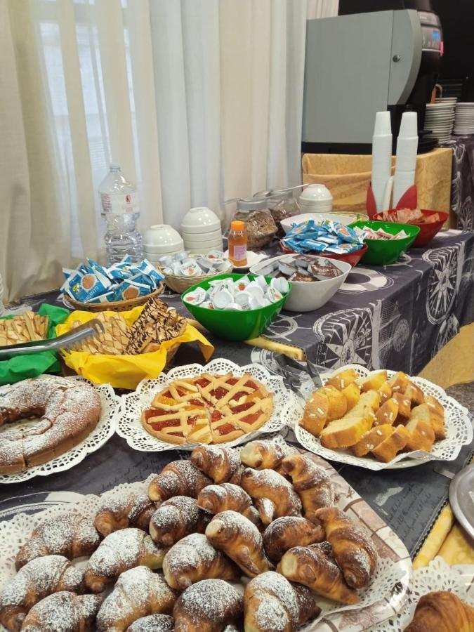 Hotel Mediterraneo 里米尼 外观 照片