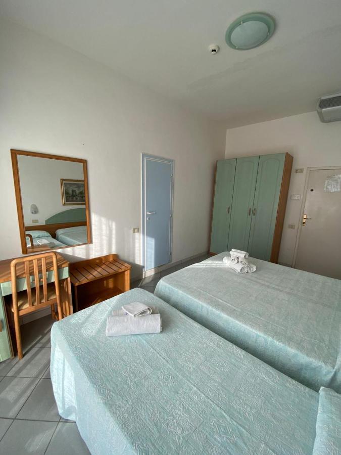 Hotel Mediterraneo 里米尼 外观 照片