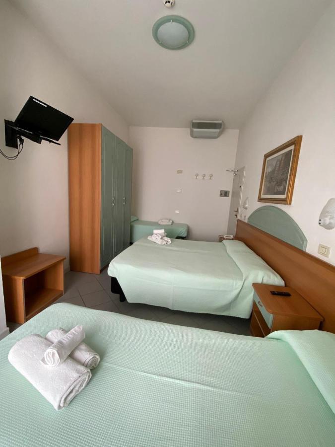 Hotel Mediterraneo 里米尼 外观 照片